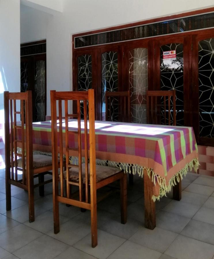 Hotel Santis ヒッカドゥワ エクステリア 写真